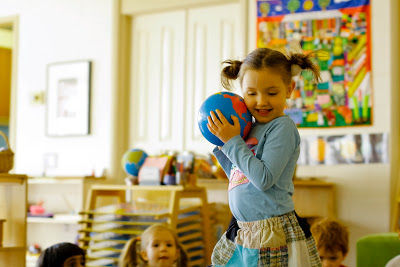 看国外蒙台梭利幼儿园如何给小朋友过生日