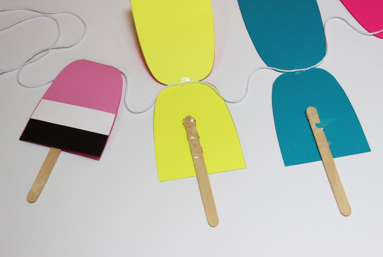popsicle-garland-assembly