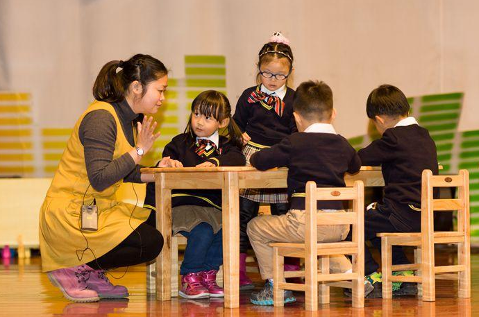 案例分析孩子们天马行空如何巧妙化解师幼互动时的尴尬