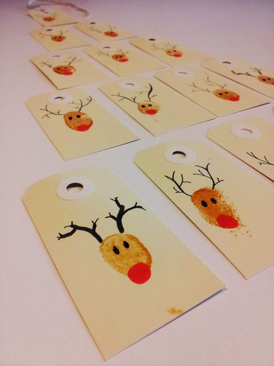 手指点画做成圣诞卡会非常别致.